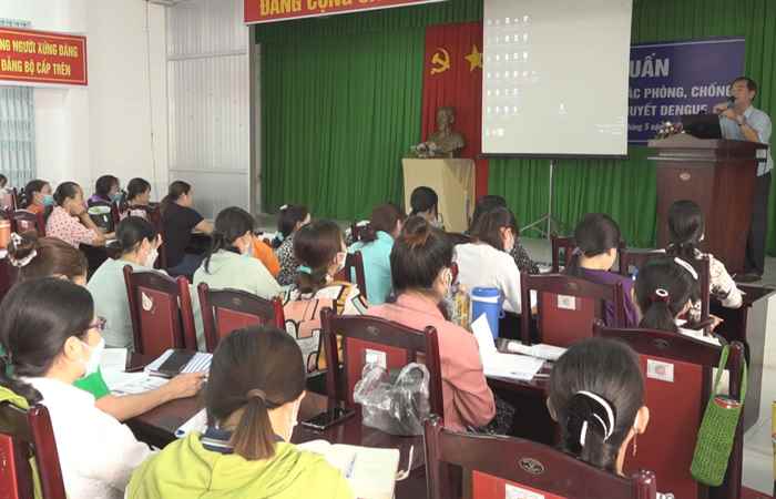 TP. Sóc Trăng: Tập huấn phòng, chống Sốt xuất huyết & Tay- Chân- Miệng trong trường học